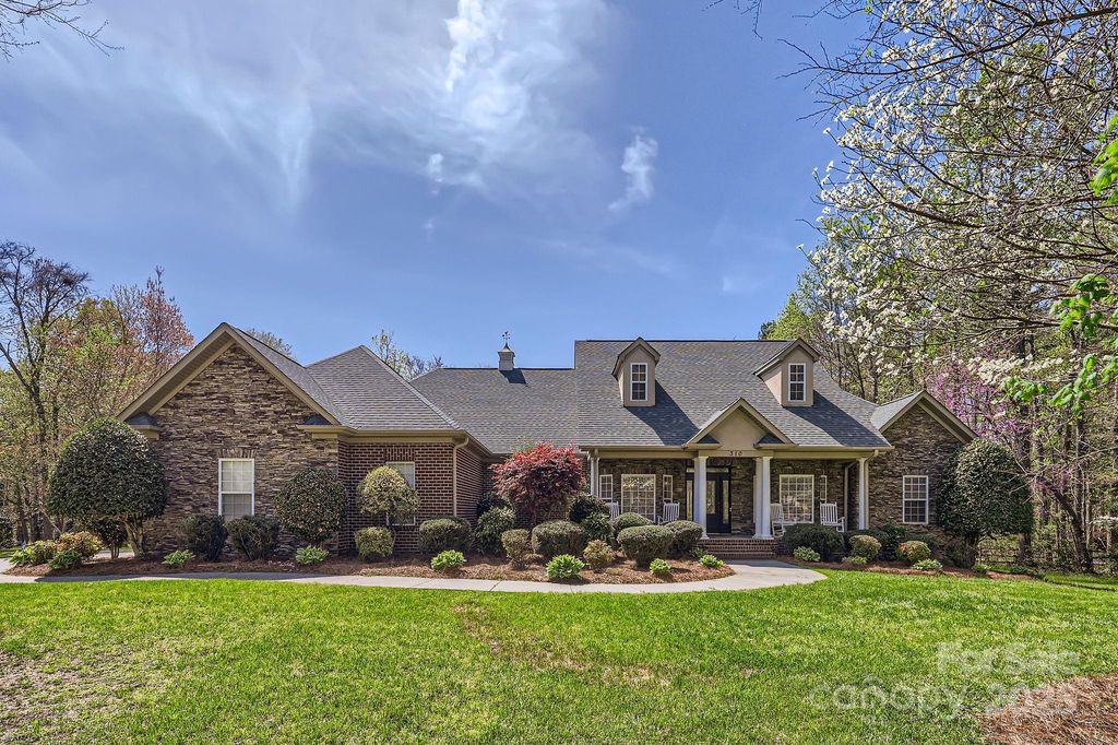 310 Frontier Cir, Indian Trail, NC 28079