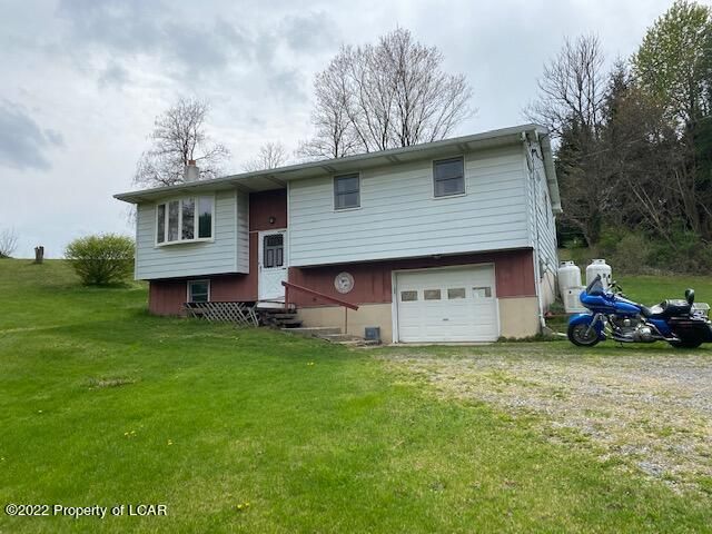 19 Archery Ln, Tamaqua, PA 18252