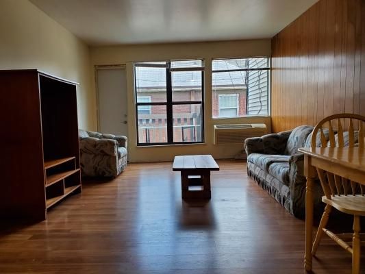 509 E Stoughton St #89n39nttw, Champaign, IL 61820