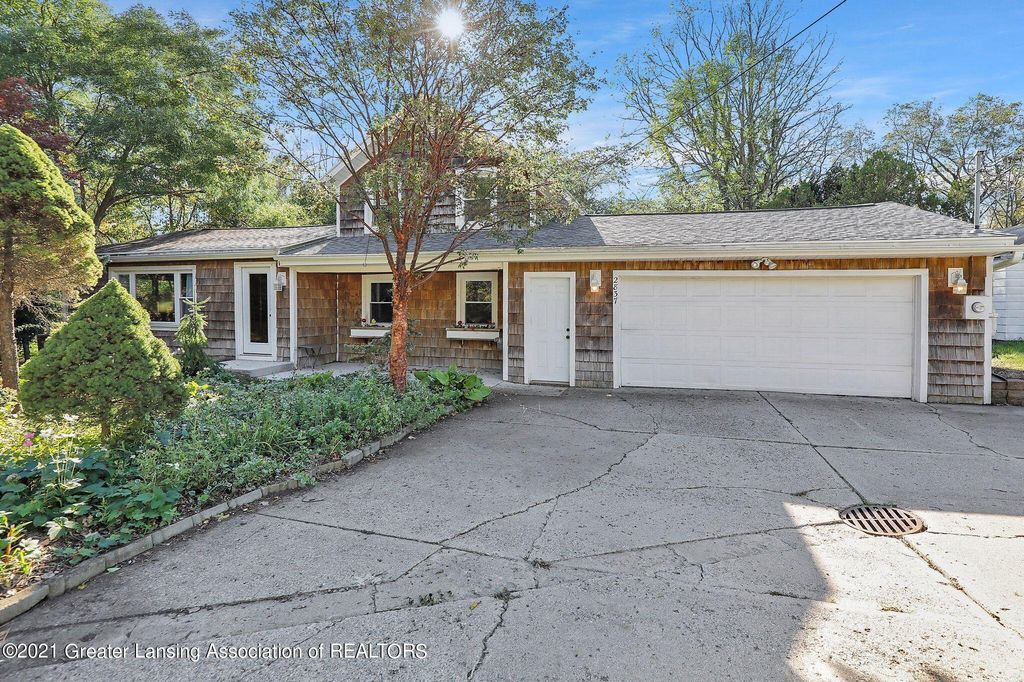 2837 Webster Rd, Lansing, MI 48906
