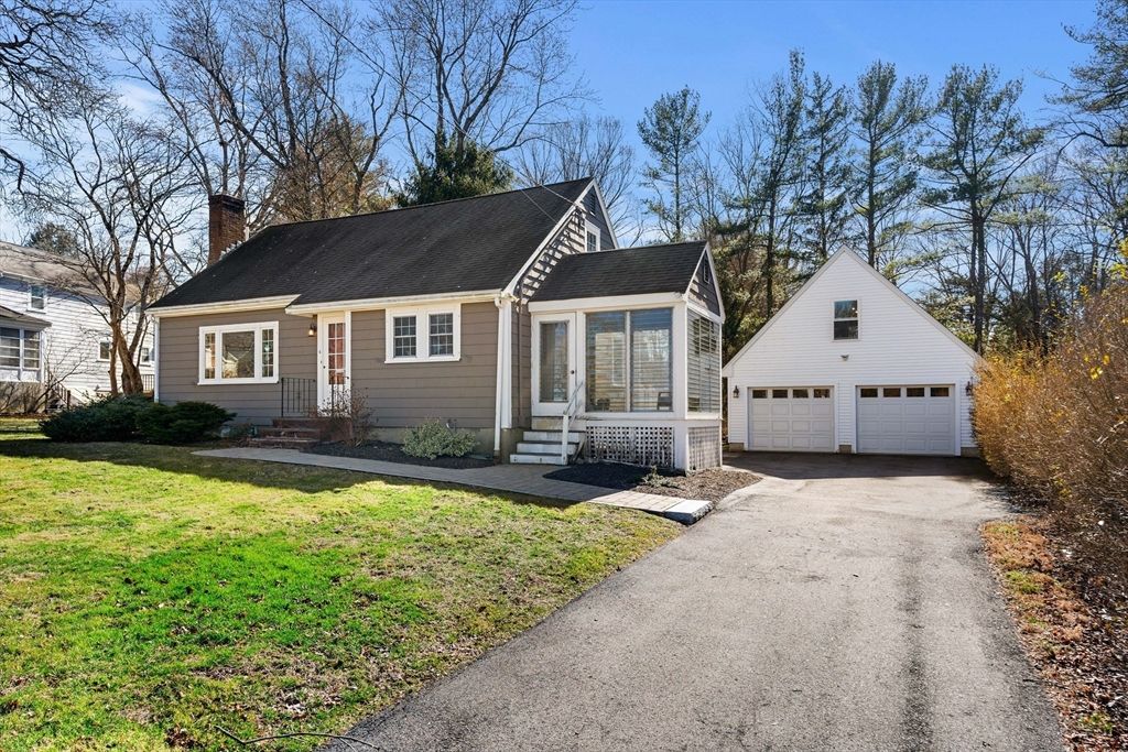 6 Westwind Rd, Andover, MA 01810