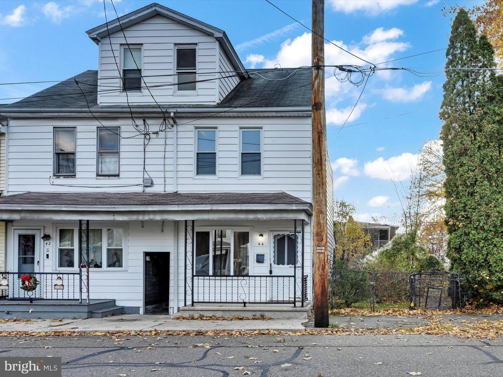 44 N Morris St, Saint Clair, PA 17970