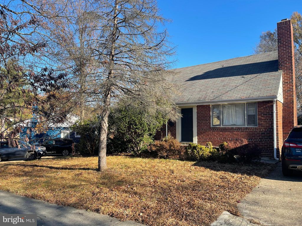 8302 Stanwood St, Hyattsville, MD 20784