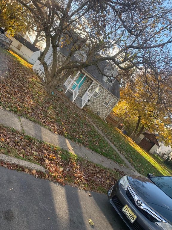 23 Iowana Ave, Trenton, NJ 08638