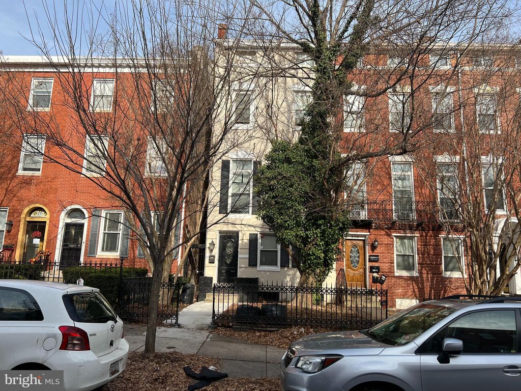 830 Hollins St, Baltimore, MD 21201