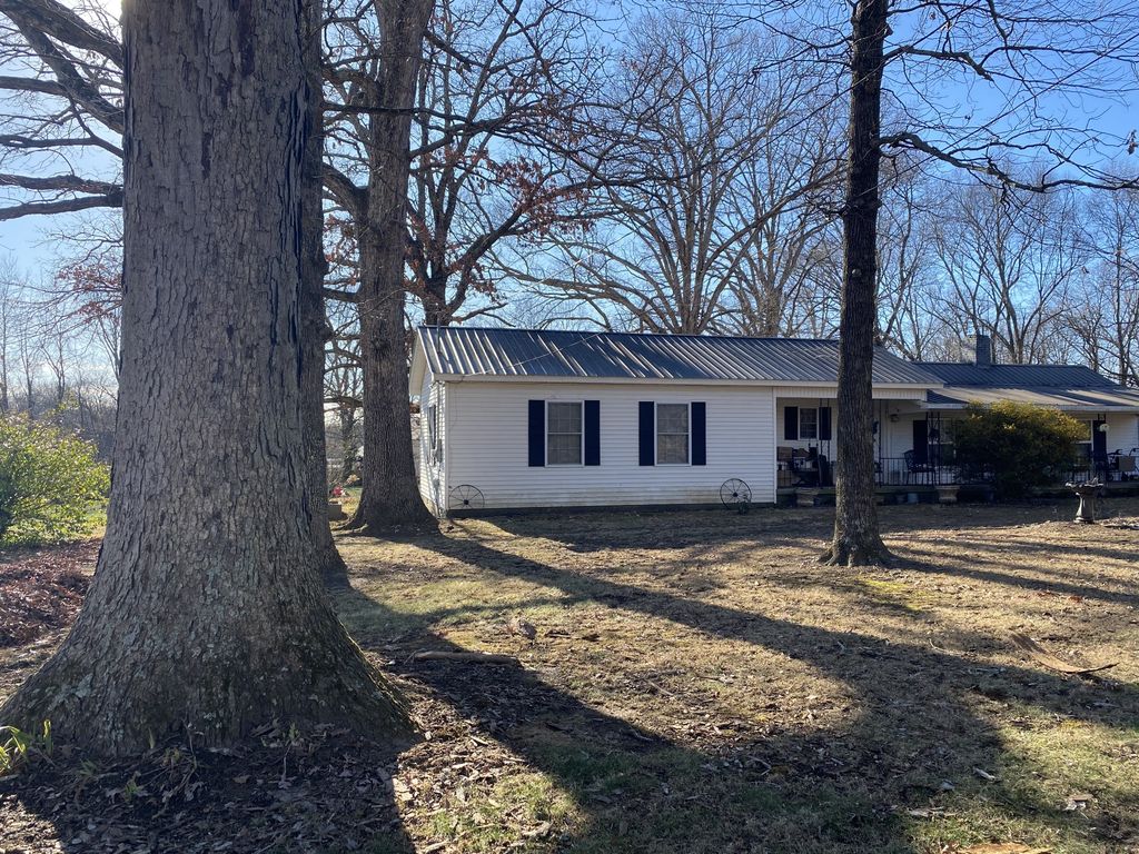 7225 Highway 41A, Pleasant View, TN 37146 3 Bed, 2 Bath SingleFamily