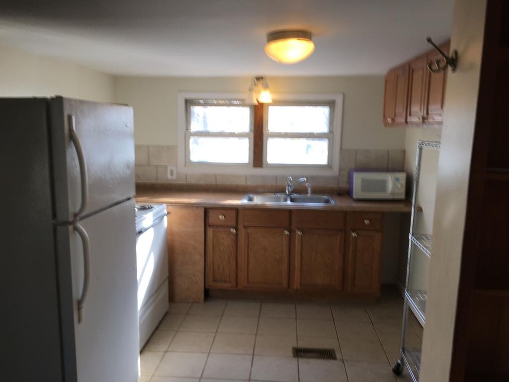 2205 Boston Post Rd #4, Guilford, CT 06437