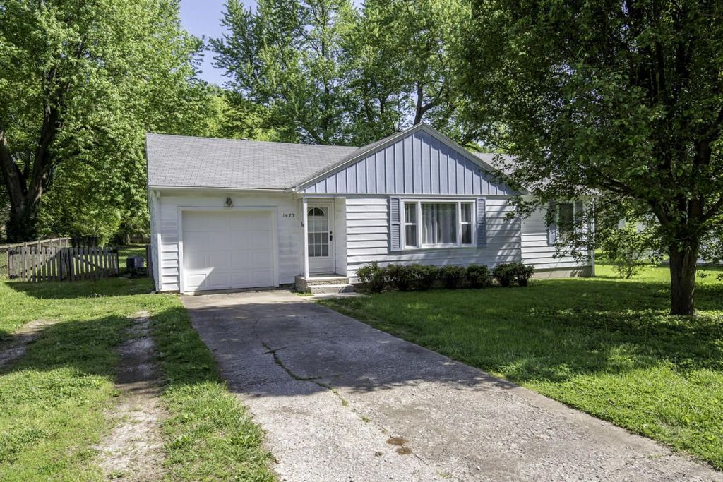 1423 W Meadowmere St, Springfield, MO 65807 Trulia