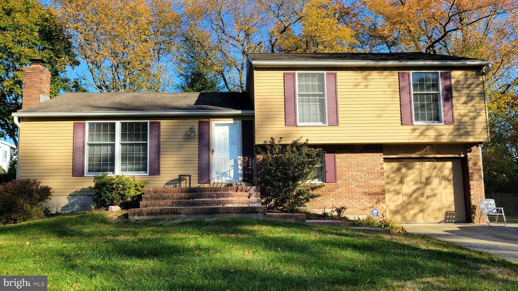 218 Glenview Ct, Marlton, NJ 08053