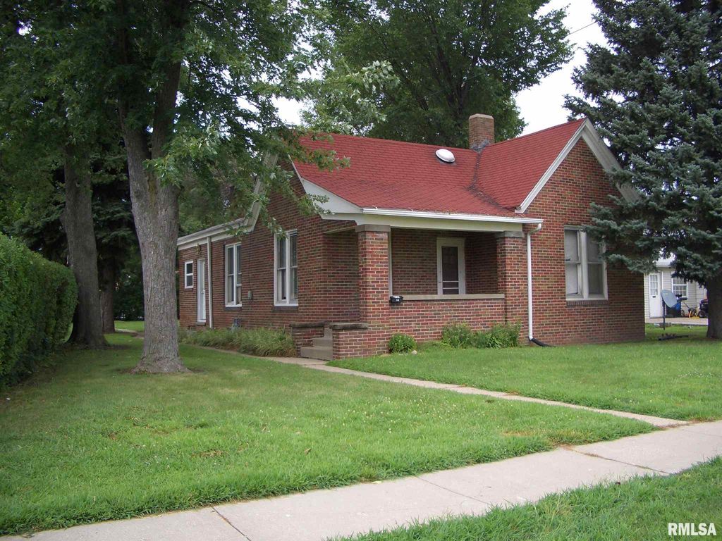 800 E Pierce St, Macomb, IL 61455
