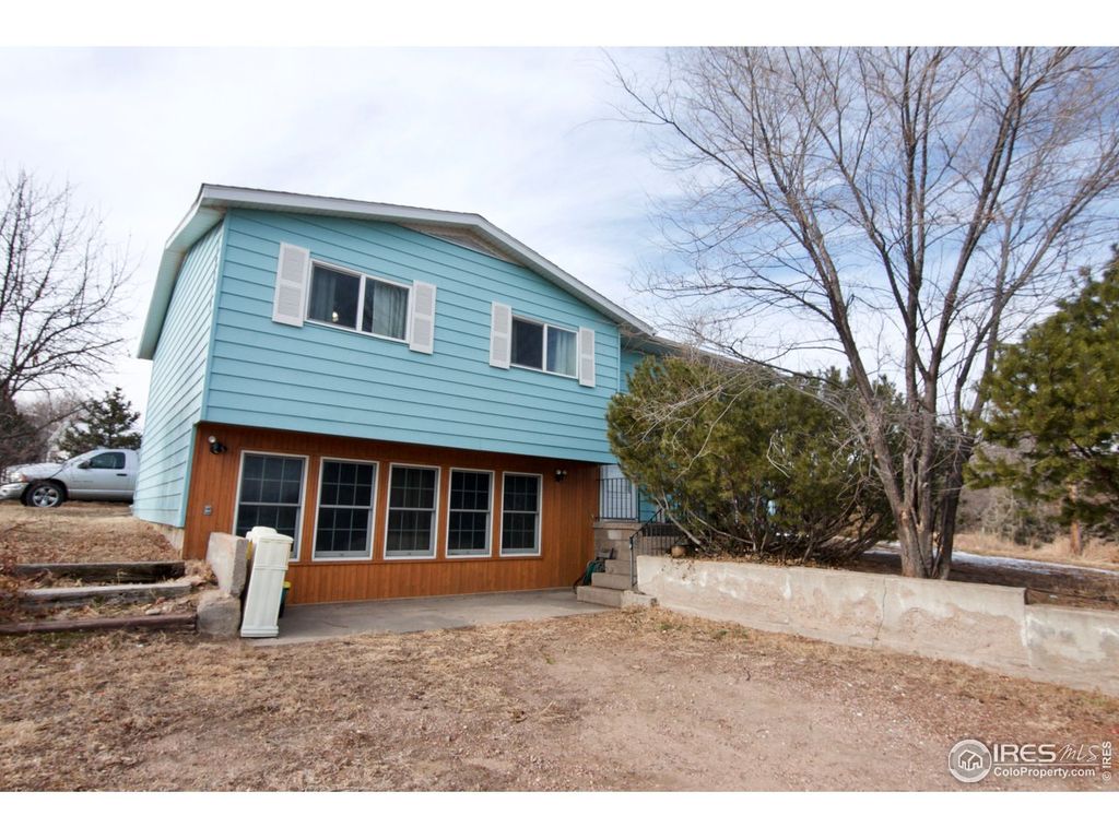 19819 Barnes Cir, Sterling, CO 80751
