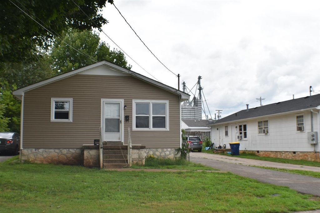 1176 Stubbins St, Bowling Green, KY 42101