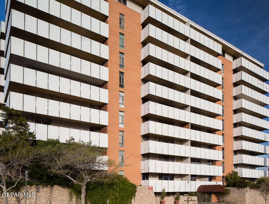 1800 N Stanton St 305, El Paso, TX 79902 Condo for Sale MLS 895922