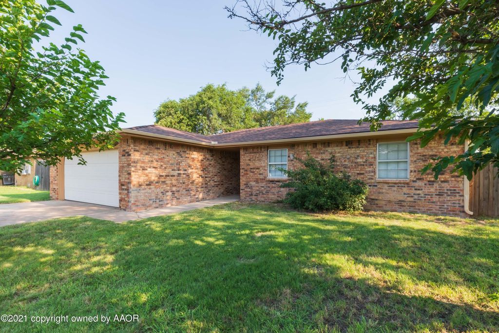 5018 Hillside Rd, Amarillo, TX 79109