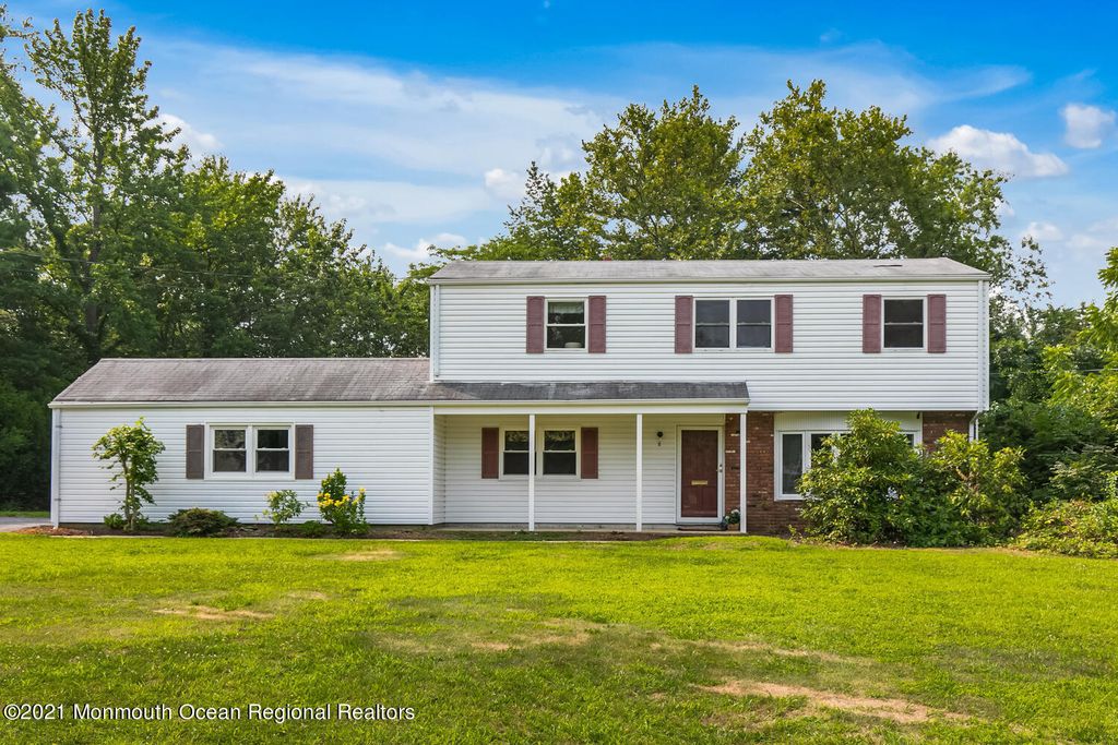6 Hauser St, Middletown, NJ 07748