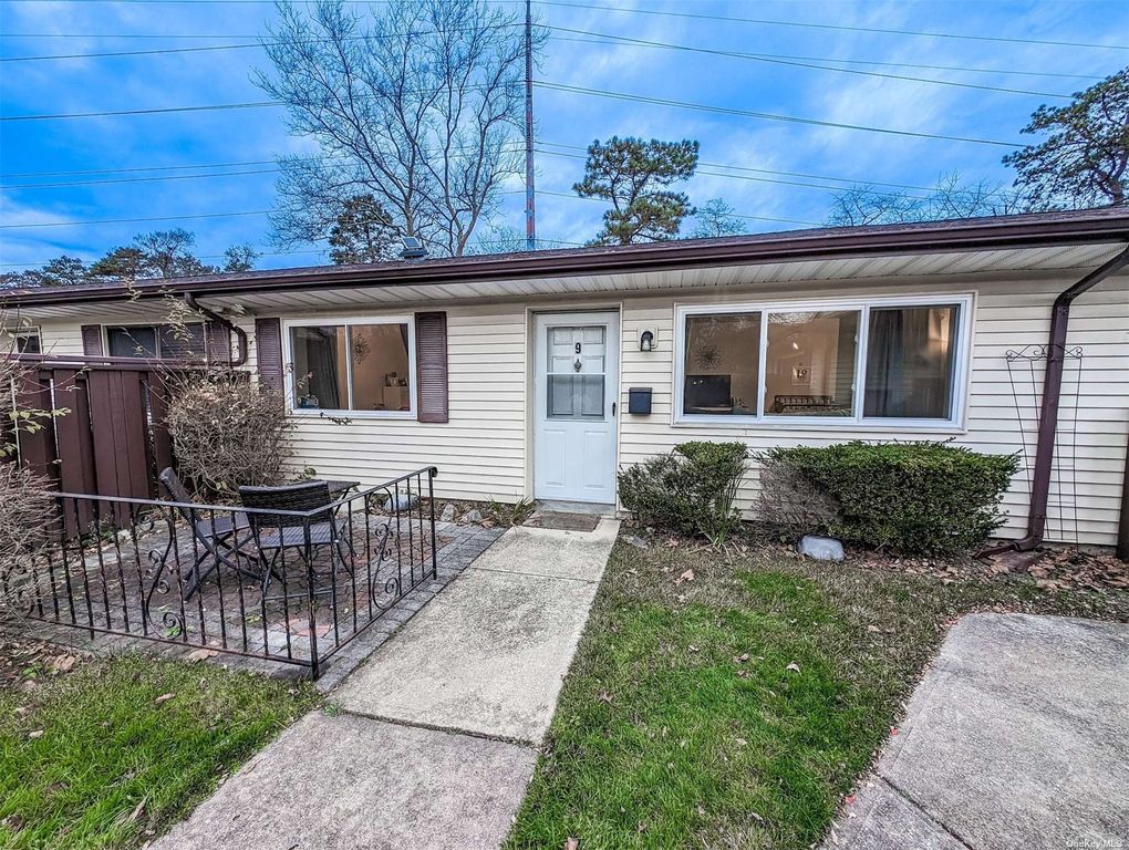 9 Feller Drive UNIT 9, Central Islip, NY 11722 Trulia