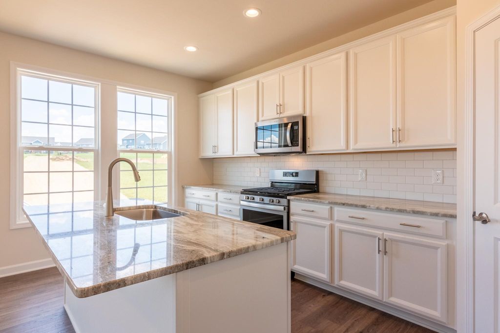 99 Kinloch Dr, Blacksburg, VA 24060