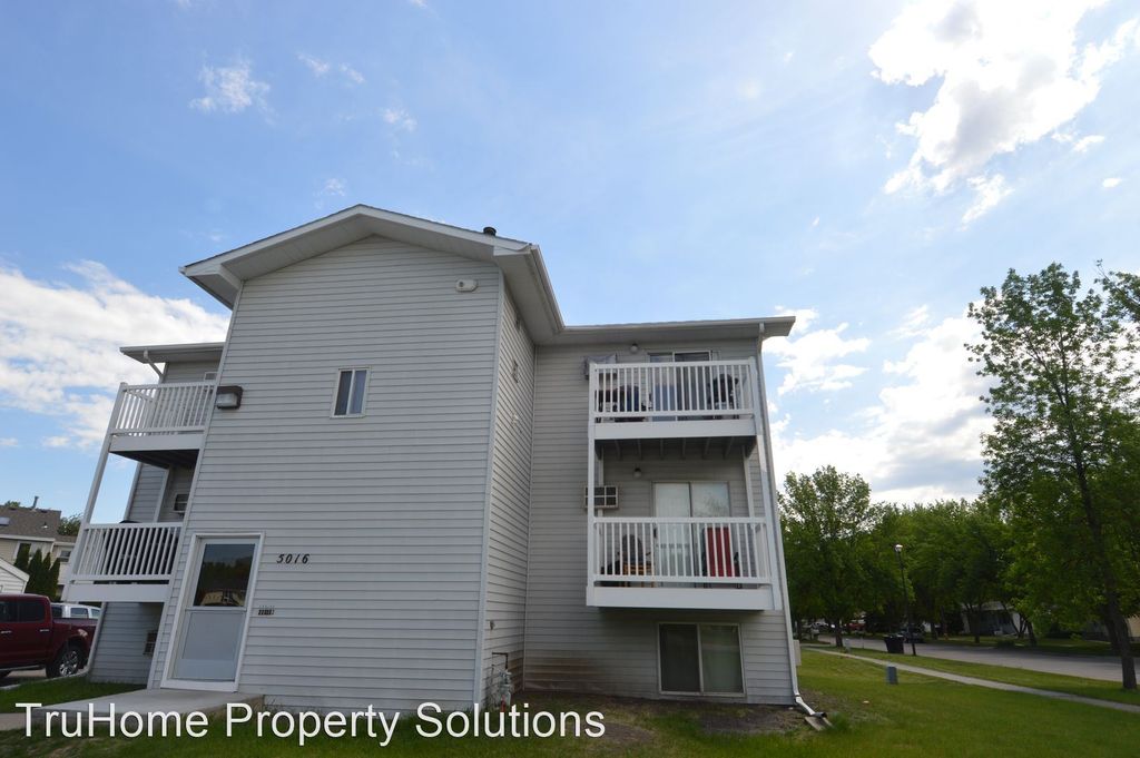 5016 6th Ave N, Grand Forks, ND 58203