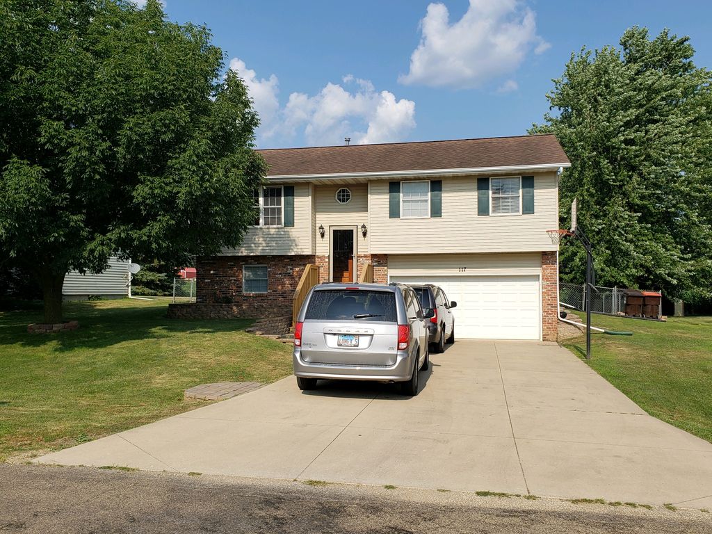 117 Countryside Dr, Le Roy, IL 3 Bed, 2 Bath SingleFamily Home 97
