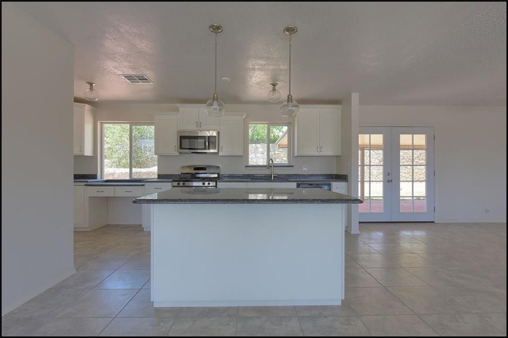 7112 Alto Rey Ave, El Paso, TX 3 Bed, 2 Bath Single