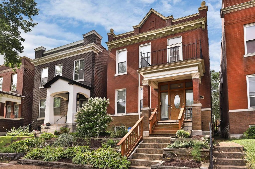 3822 Wyoming St, Saint Louis, MO 63116