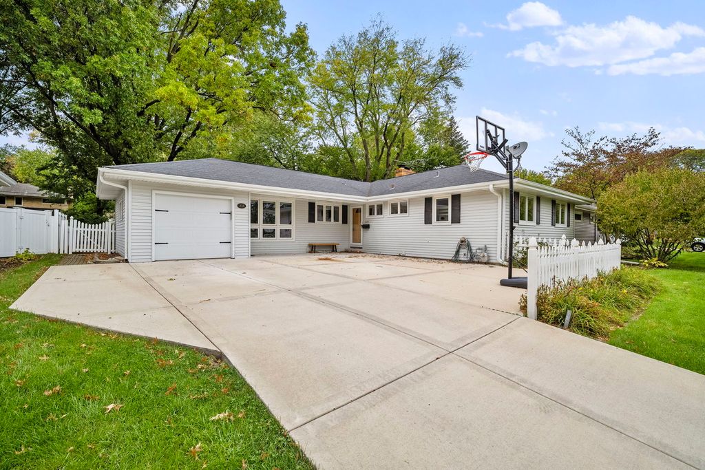 234 Abbotsford Ct, Glen Ellyn, IL 60137 Trulia