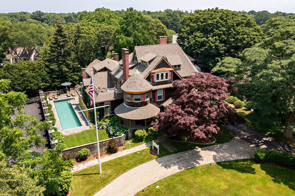 481 Main St, Barnstable, MA 02630