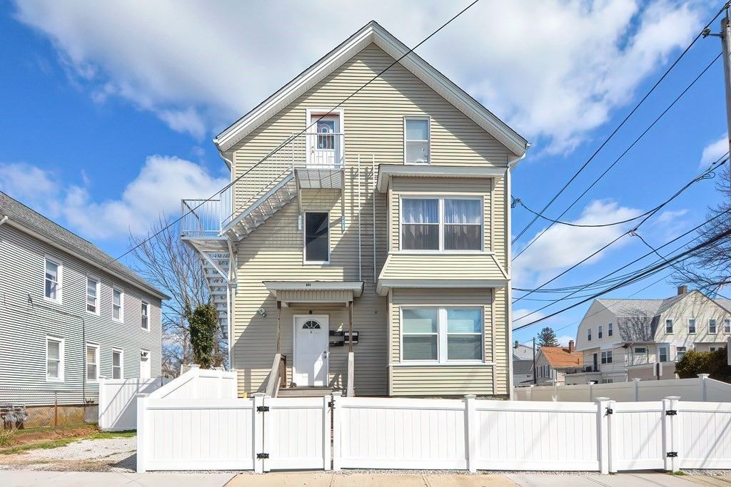 644 Prospect St, Fall River, MA 02720
