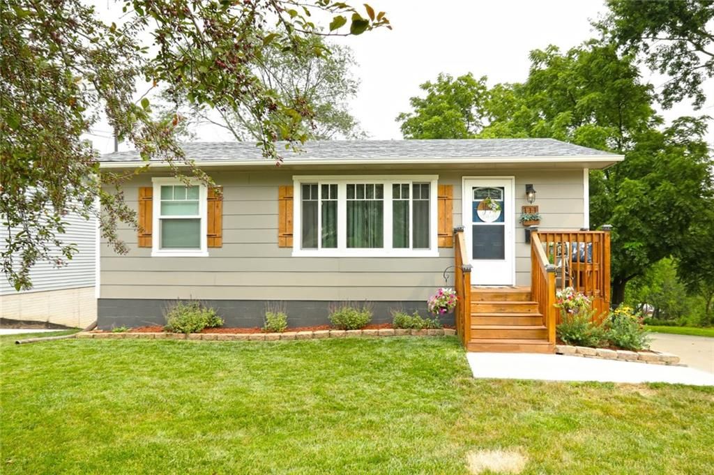 111 Lacona Ave, Des Moines, IA 50315