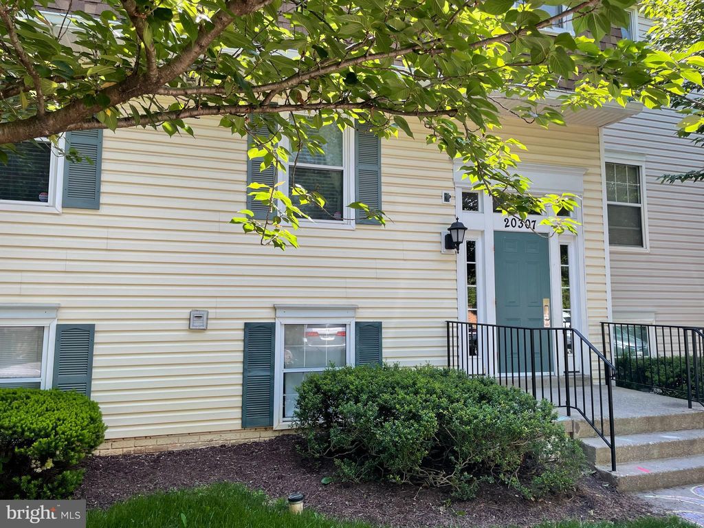 20307 Beaconfield Ter #201, Germantown, MD 20874
