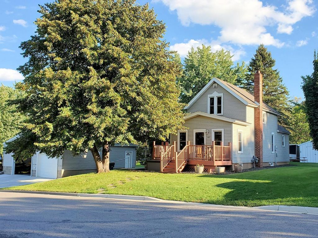 237 5th St N, Brownton, MN 55312