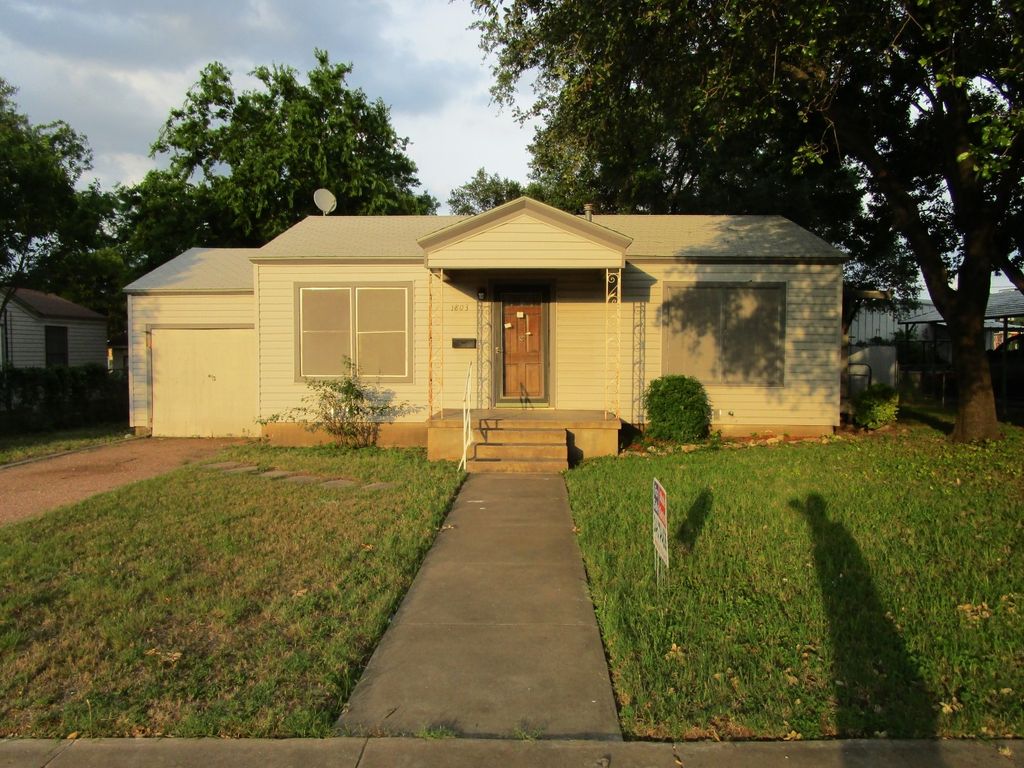 1803 S High St, Brady, TX 76825