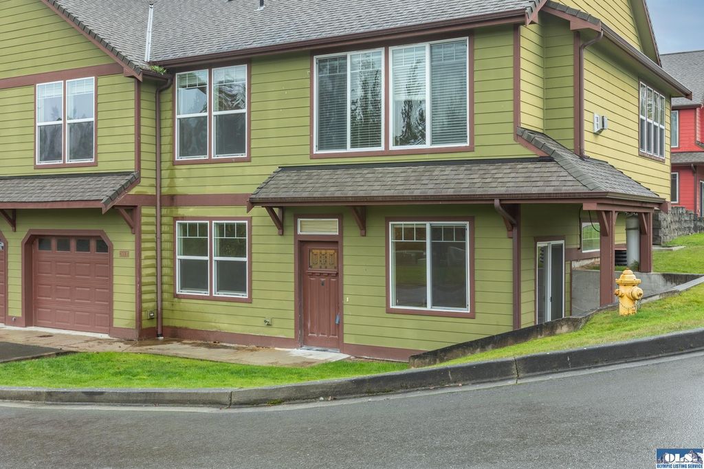 2614B Apple Tree Ln, Port Angeles, WA 98363