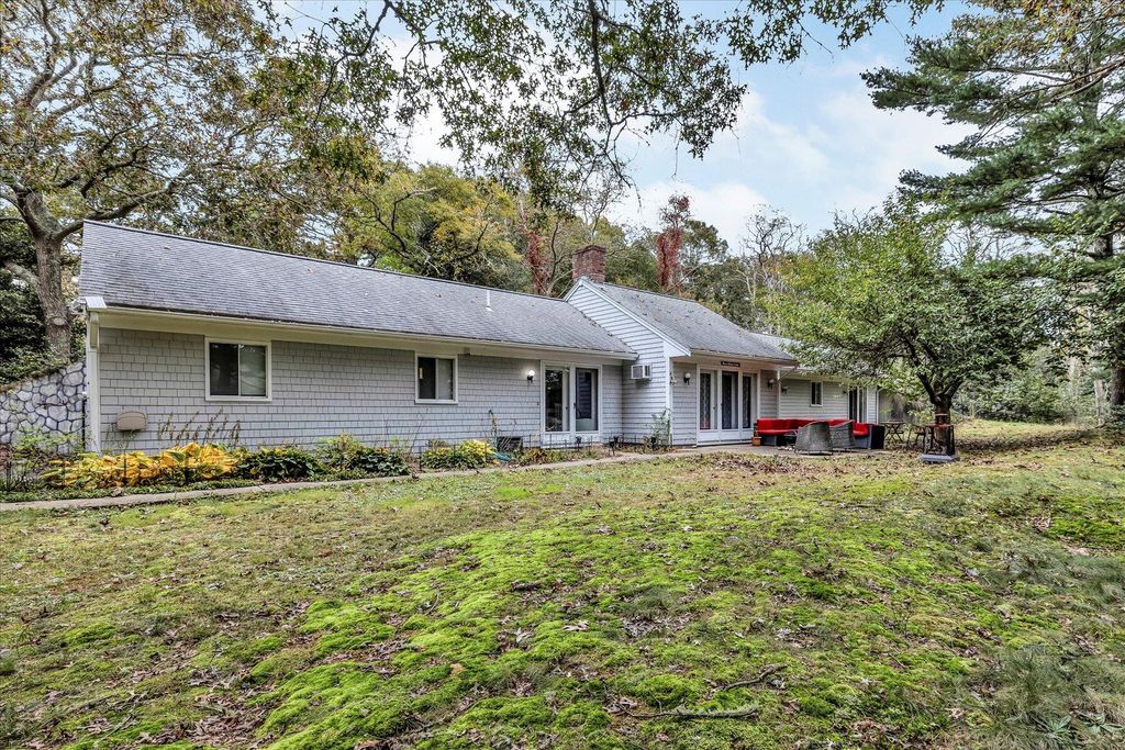 1007 River Road, Marstons Mills, MA 02648