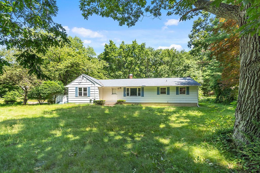 11 Old Fairwood Road Ext, Bethany, CT 06524