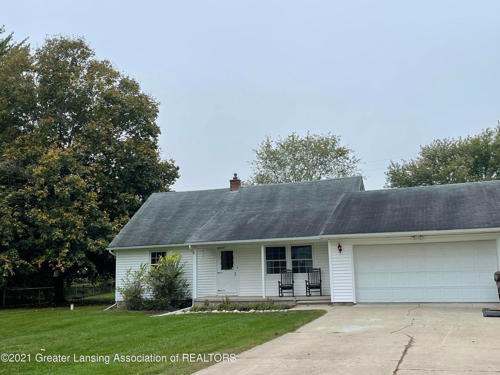 12784 Wood Rd, Bath, MI 48808