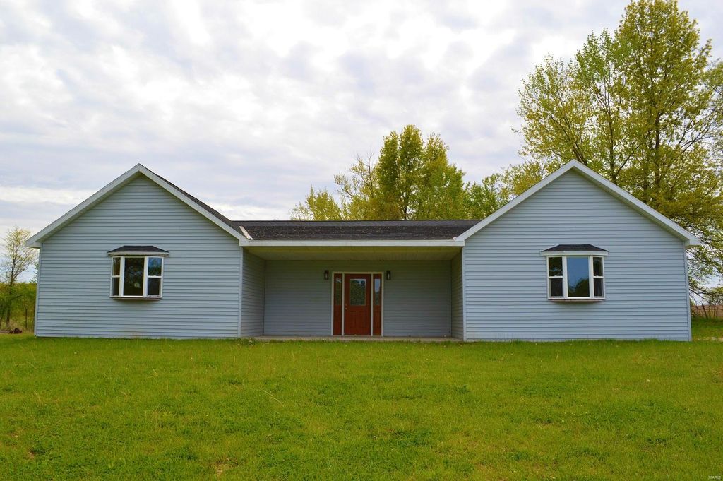 26729 157th St, Canton, MO 63435