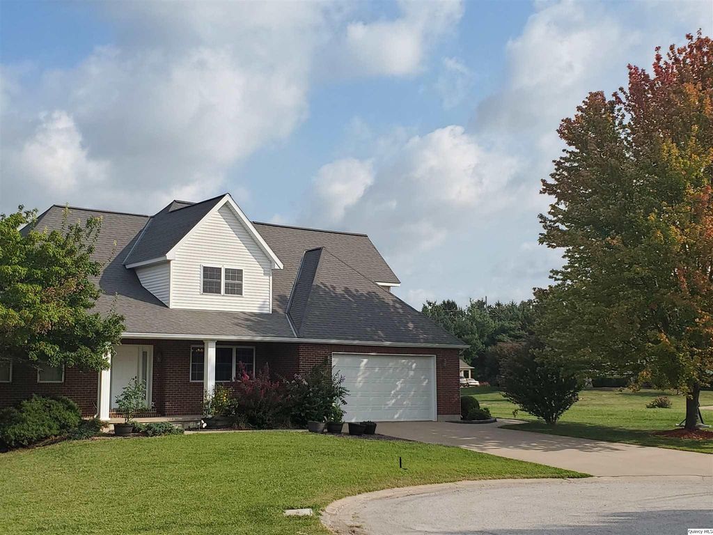 1531 Wilshire Ct, Quincy, IL 62305