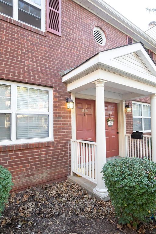 1624 E Swan Cir, Saint Louis, MO 63144