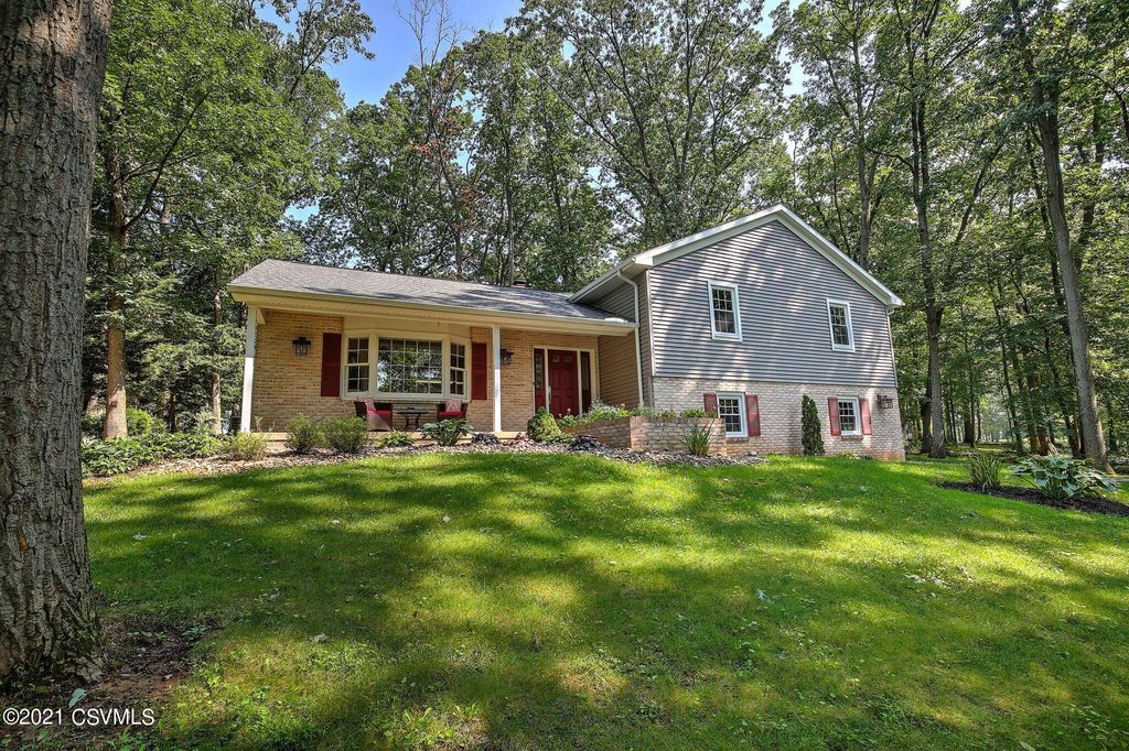 26 Fairway Dr, Selinsgrove, PA 17870