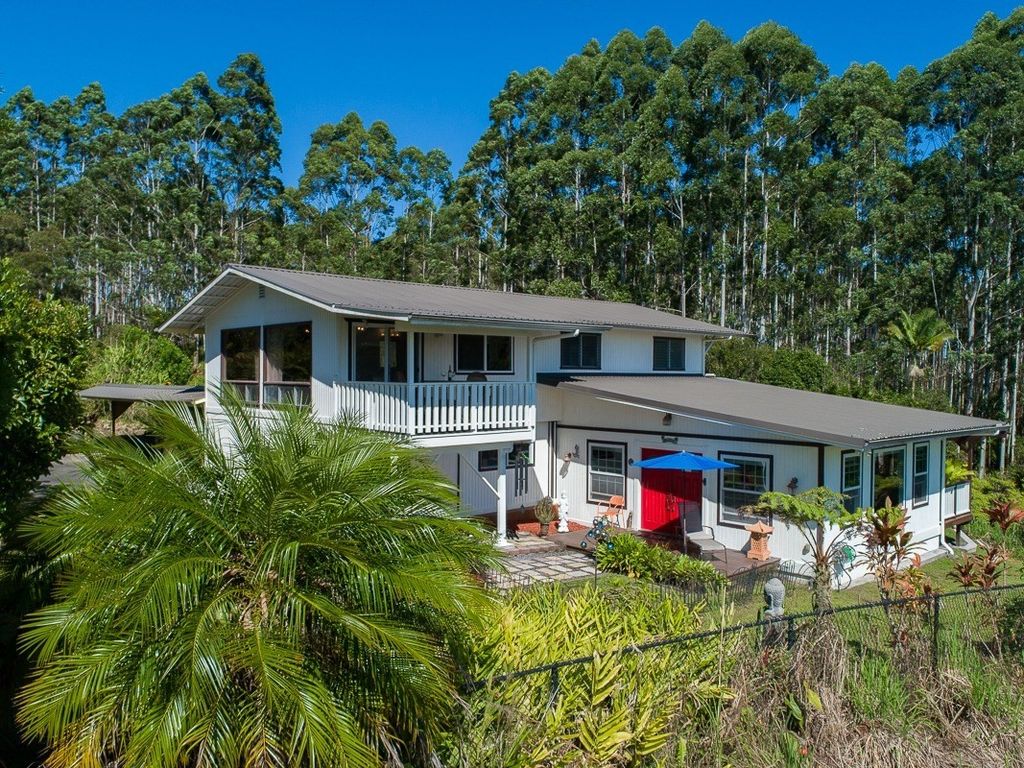 2176 Kaiwiki Rd, Hilo, HI 96720