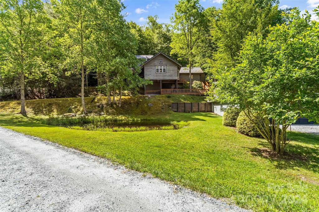 2881 Brigadoon Ln, Lenoir, NC 28645