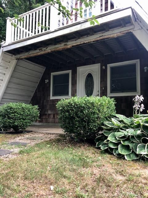 5 Deck St, Jamestown, RI - 1 Bed, 1 Bath Single-Family Home - 14 Photos
