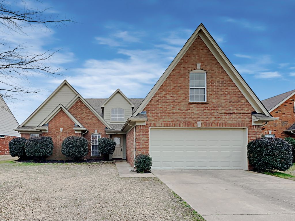 2583 Hunters Pointe Dr, Southaven, MS 38672