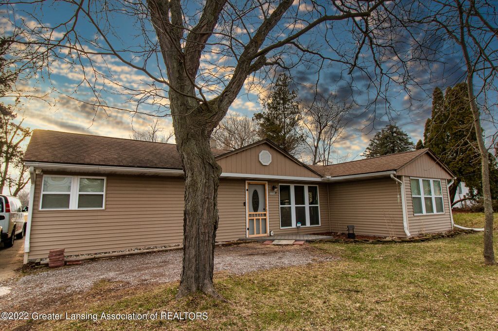 1236 S Shiawassee St, Owosso, MI 48867