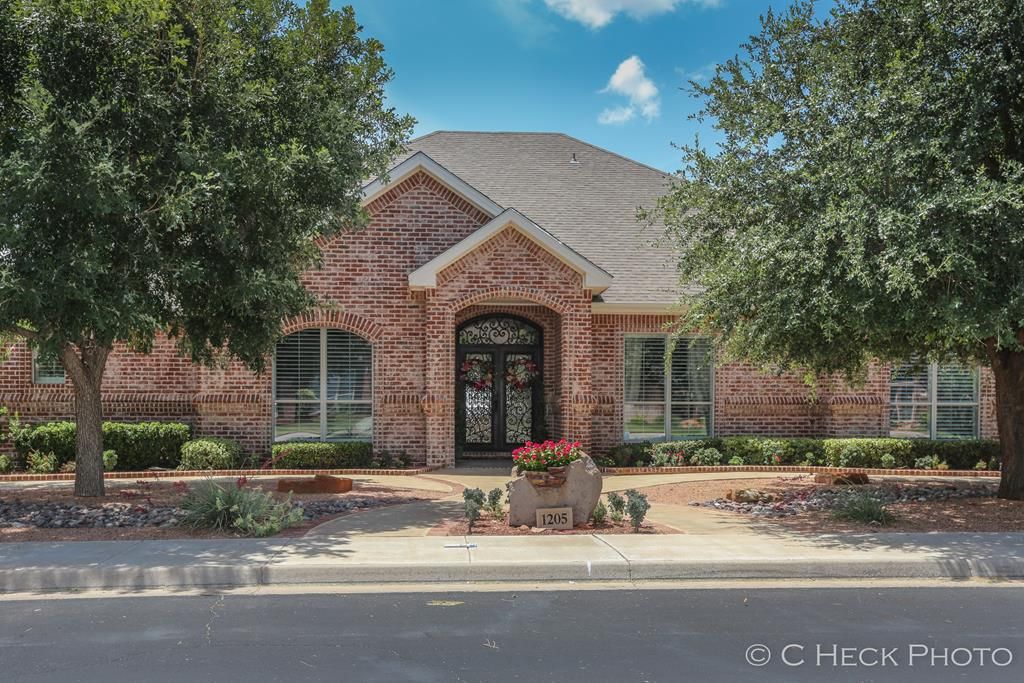 1205 Breckenridge Ct, Midland, TX 79705