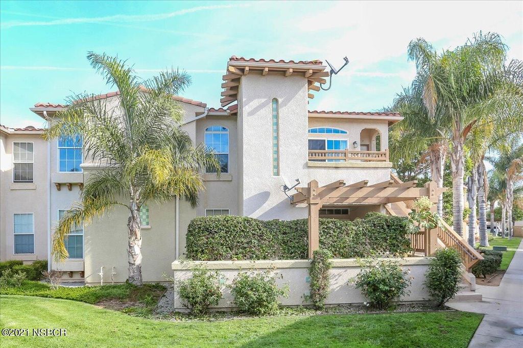 310 E McCoy Ln #3J, Santa Maria, CA 93455