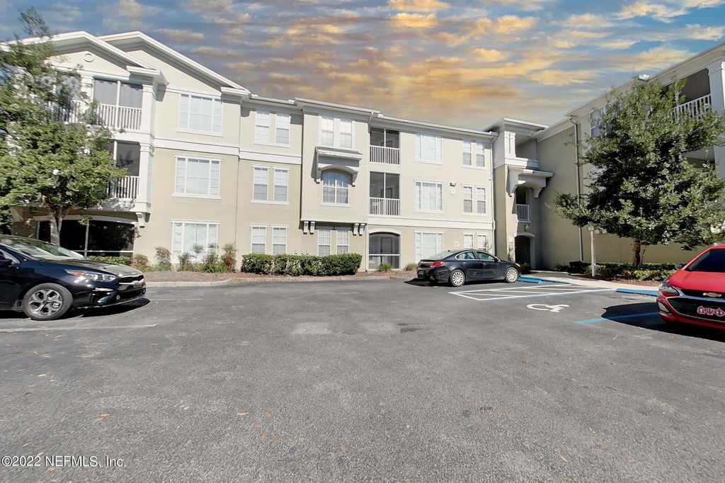 8290 GATE PKWY W UNIT 309, Jacksonville, FL 32216