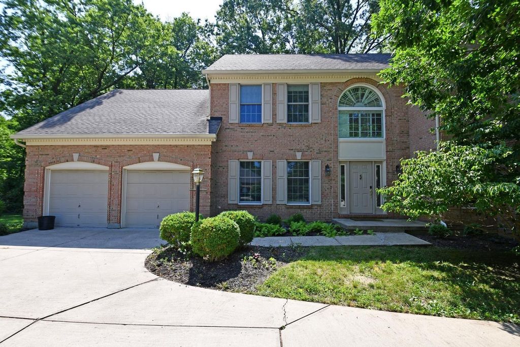 8384 Kenwood Rd, Cincinnati, OH 4 Bed, 4 Bath SingleFamily Home 56