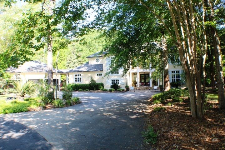 568 Ben Hogan Dr, Dublin, GA 31021